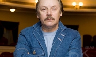 Актер омского драмтеатра Валерий Алексеев заверил поклонников, что вернется на сцену