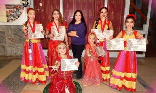 Ученицы Светланы Файруз вернулись в Омск с международного танцевального конкурса «Васанта» с 10 медалями 