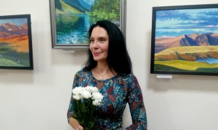 Пейзажи Горного Алтая и цветущего Омска можно увидеть на новой выставке Вероники Шелленберг