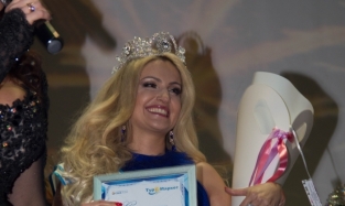 В Омске восемь красавиц поборолись за титул «Миссис Хрустальная корона Сибири-2017»: как это было