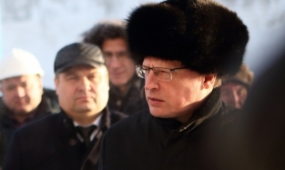Омские СМИ: Бурков больше мерзнет, чем Назаров
