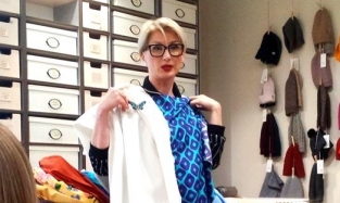 Стилист Ирина Елисеева рассказала омичкам, как правильно сочетать цвета в одежде