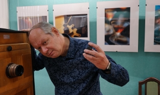 В Омске открылась новая фотовыставка Олега Деркунского