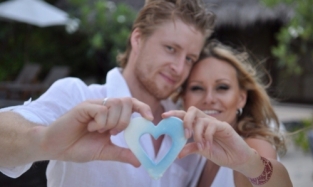 Супруга хоккеиста Белова поделилась свадебными фотографиями