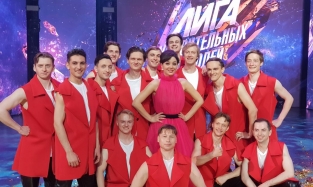 Омские танцоры с топорами выступили на телешоу «Лига удивительных людей»