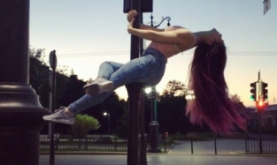 В Омске фотомодель использовала светофоры на Любинском для сессии