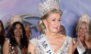 60-летняя австралийка победила в конкурсе красоты