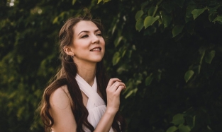 Актриса омского театра Ольга Постоногова к новому сезону готовится в спортзале 