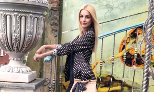 Омская бизнес-леди Наталья Гущина вышла в свет в «оливковом» наряде