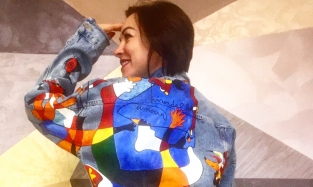 Омская бизнес-леди Ирина Опара несет искусство в массы с помощью куртки