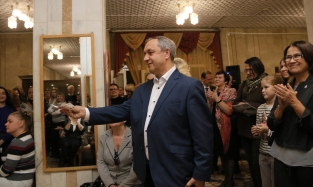 Президент Союза омских перевозчиков Геворгян вложился в театр