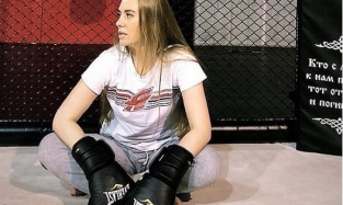 Омская телеведущая Юлия Ковыршина вернулась к тренировкам по боксу