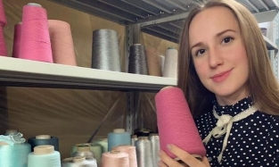 Дочь дизайнера из Омска пожелала горожанам роста и развития