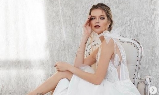 Омская модель второй раз за полгода облачилась в свадебное платье