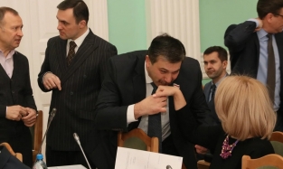 Единоросс Никитин подбивает клинья под коллегу по партии?