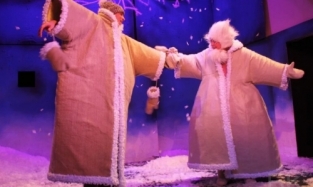 «Песня мерзнет, как белы птицы летят»: в омском Лицейском театре состоялась душевная премьера