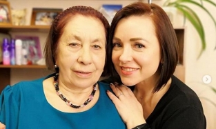 Бизнесвумен из Омска Ирина Опара трогательно поздравила маму