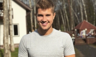 В Омске избили экс-участника «Дома-2» Романа Гриценко