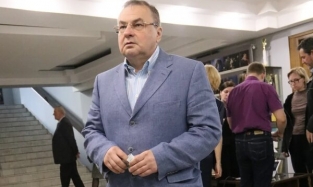 VIP-театрал Курцаев: в голубом на «Золотую маску»