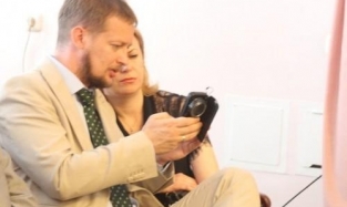 В Омской мэрии готовы к лету: вице-мэр Заремба надел любимый светлый костюм