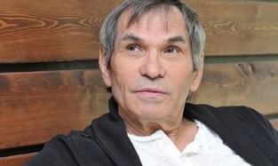 После скандального выпуска «Пусть говорят» Алибасов записал видеоролик