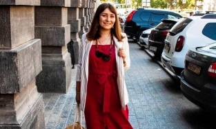 Стилист из Омска: «Редко кто может адаптировать платье в цветочек под себя»