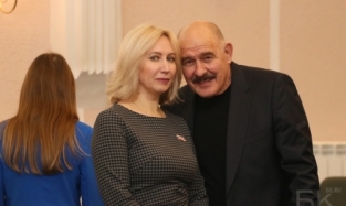 Как «оплотовка» Гомолко налаживает отношения с системным оппонентом клана Камерцеля?