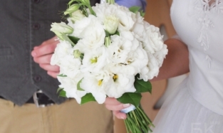 Состоялась свадьба омичей, которые познакомились благодаря волонтерству в фонде «Обнимая небо»