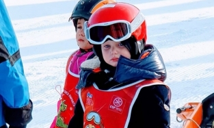 Вид сынишки Ксении Собчак на лыжах разжалобил россиян