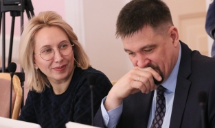 Заседание горсовета прошло на «ура», судя по лицам омских депутатов 