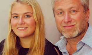 Непосторонний Омску олигарх Роман Абрамович скоро станет тестем