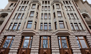 Мама Алины Кабаевой проживает в одном из самых элитных домов Москвы