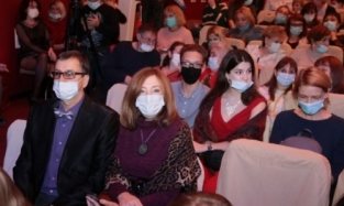 «1-я Пирожковая»: светская жизнь пока под маской, но иногда бывает без