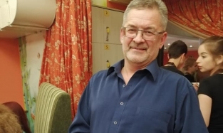 Омский ресторатор Андрей Семикин в 56 стал трижды дедом 
