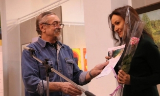 Бывший лидер омских художников открывает выставку в память о своем учителе
