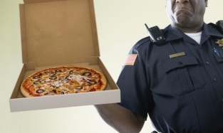 Заключенные отпустили заложников в обмен на пиццу 