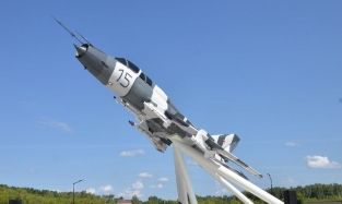 В Омске приземлился легендарный самолет «СУ-17»
