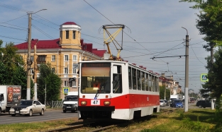 Прокати нас, Петруша, на...трамвае: в Омске можно бесплатно научиться водить трамвай