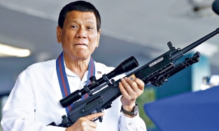 Президент Филиппин предложил прививать "сомневающихся" во сне 