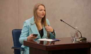 Пресс-секретарь омского губернатора решила приукрасить своего четвероногого питомца