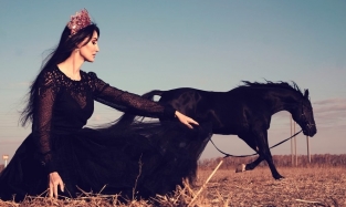Ой вы кони, мои кони: Светлана Якимушкина выложила ранчо-фотосессию 