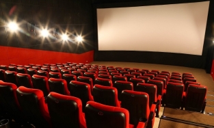 Кина не будет: руководители омских кинотеатров недоумевают насчет "отмены" ограничений 