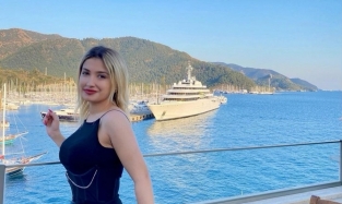 Яхта бывшего владельца омского НПЗ Абрамовича стала главной достопримечательностью Турции