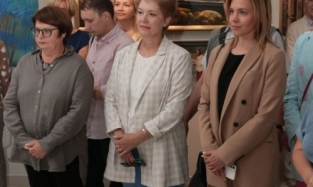 Сразу два вице-мэра посетили вернисаж в музее «Искусство Омска»