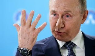 Владимир Путин сменил зарубежные часы на отечественные 