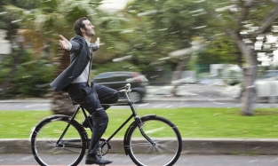 Я буду долго гнать: страсть к велоспорту в одночасье обуяла омича