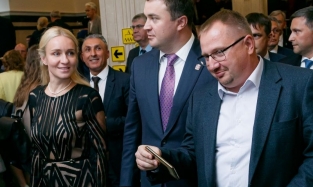 Жена омского губернатора Алена Хоценко начинает осваивать новую для себя роль первой леди региона