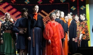 Омскую "моду" с традициями показали в Москве