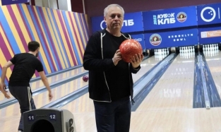 Бывший вице-мэр Омска «покатал шары» с коллегами