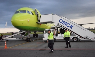 Субсидированные государством авиарейсы будут перевозить из Омска в основном вахтовиков